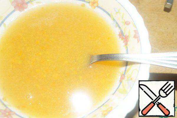 Soak the gelatin in a small amount of water, heat until completely dissolved and add a little mashed persimmon. To interfere.
Add the rest of the puree and mix well.
