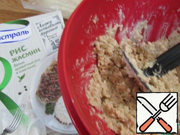 Add the tahini paste and mash everything into a puree.