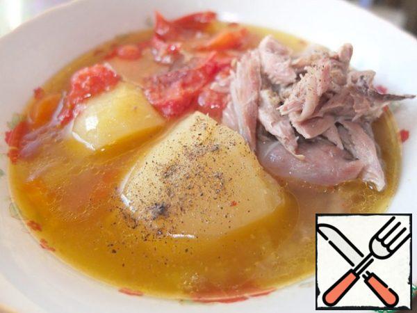 Shurpa is usually served separately: broth in the  bowl, and all the contents are spread on a large dish, but on the center of the table. I like this flow: all together, only meat, breaks down fibers, with an edge, Yes, season liberally with freshly ground black pepper.