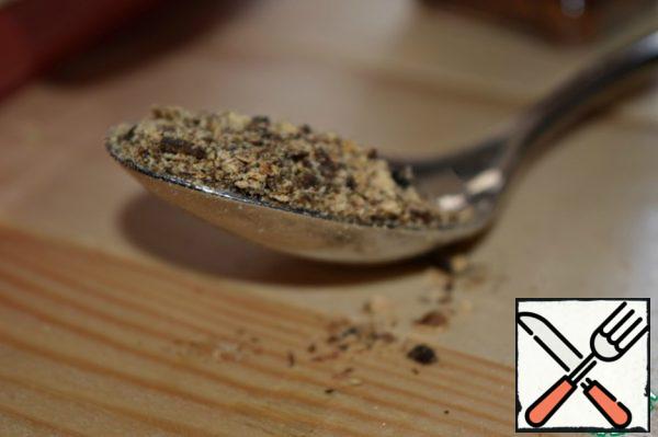 I make mushroom powder myself. It's simple. You only need to grind dry mushrooms in a coffee grinder or you can use a blender. Great stuff! This seasoning gives a wonderful mushroom flavor to any dish.
