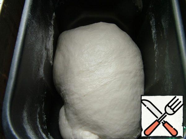 Knead the dough until gluten develops-until smooth and elastic.
In the bread maker about 30 minutes.
Let it rise for 30 minutes.