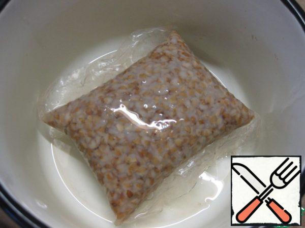 Our buckwheat porridge is ready and slightly cooled.
