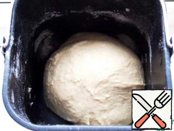 Knead the dough and leave in a warm place to rise for 40 minutes. I leave it in the bread maker.
