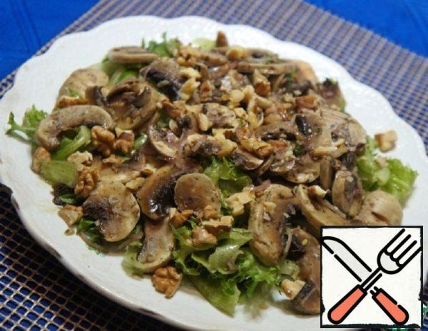 Salad with Mushrooms, Nuts and Tarragon Recipe