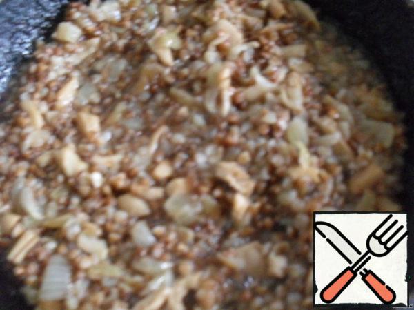 Cook the buckwheat until tender.
