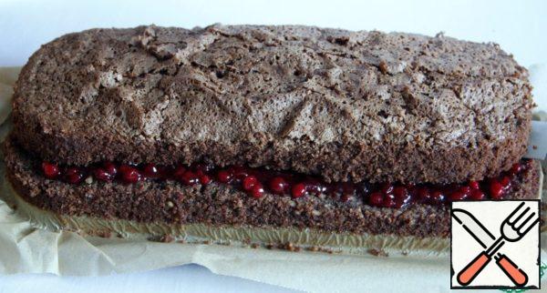 Cover the top of the cake.
