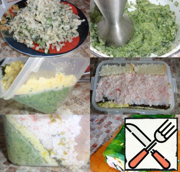 Photos are not very high quality turned out, but I will write in detail, I hope you will understand.
You need to take the plastic square shape and one corner to fill in the meat of pike perch with spinach. In the middle put a crab stick, Packed in a sheet of nori. Put on a layer of forcemeat of pike perch (green) nori sheet. On nori put minced pike perch with cream and saffron (yellow).
Cover the yellow layer with a sheet of nori and put to cook in a steamer for 20 min. so that the angle was at the bottom.
When the minced fish is ready, take it out, gently pull out and put to cool.
Fill the free angle with grated crab meat with gelatin. In the middle just put a crab stick, Packed in a sheet of nori. Refrigerate for 1-2 hours. When terrine cools down, you need to get it out of the refrigerator and gently get out of the mold, turning on the Board. If the first time did not work, trim the edges with a knife, then certainly fall out))). After that, our rectangular terrine should be wrapped with leek leaves, smeared with gelatin on top of them, so that they Shine beautifully. To finally put in refrigerator to harden.  When terrine is ready, cut it into portions and serve with fresh vegetables and herbs.