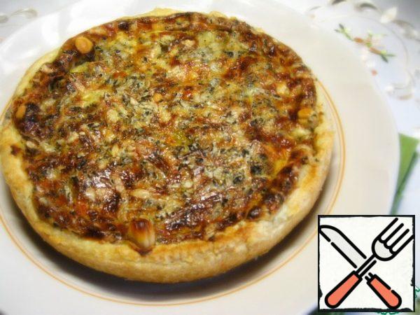 Cool the pie in the mold, put it on a platter and serve it to the table.