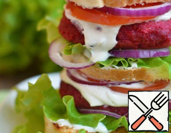 Burger with Blue Cheese Sauce Recipe