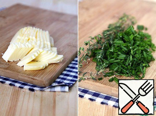 Cut the butter finely, as well as the onion.
The recipe suggests taking 0.5 cups of melted butter, you can do just that.
