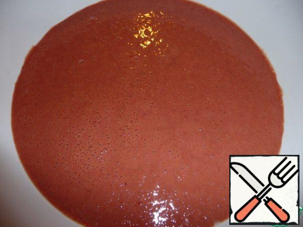 Add milk to the mass, whisk with a blender for 1-2 minutes.
And leave alone for about 40 minutes.