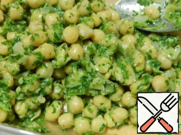 To fill the chickpeas with seasoning, mix well, let it brew for 10-15 minutes.
