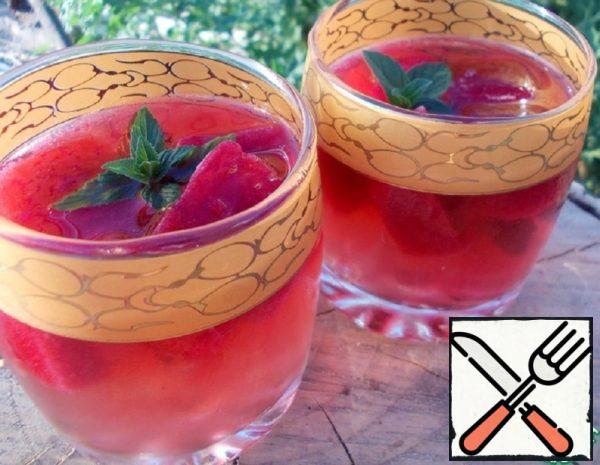 Mint Tea with Berry Ice Recipe