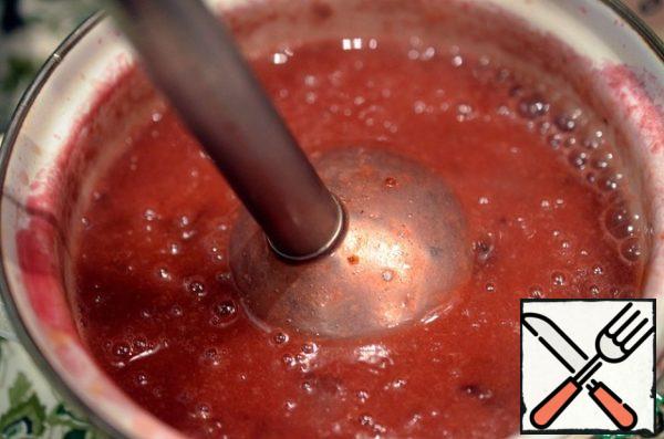 Beat with a dip blender until smooth, like a thick jam.
Dilute 1-2 tablespoons of cognac, if necessary.
Cool completely in the refrigerator.