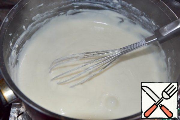 Gradually add hot milk (4 stack.), each time knead until smooth without lumps.