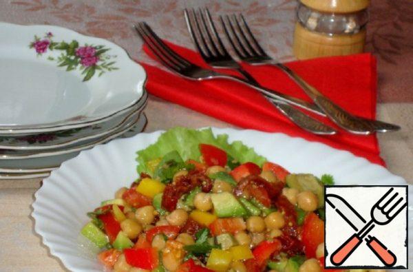 Salad with Avocado and Chickpeas Recipe