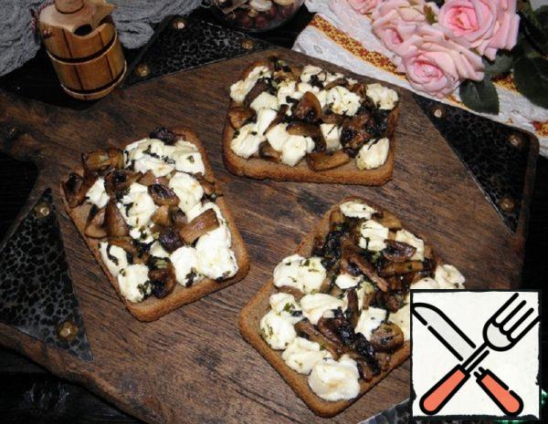 Hot Mushroom Sandwiches Recipe