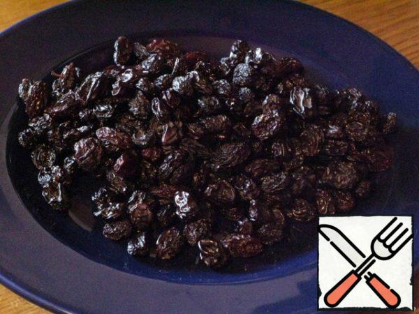 Raisins going bust, wash. Raisins better to buy one that is sold by weight and not in bags.