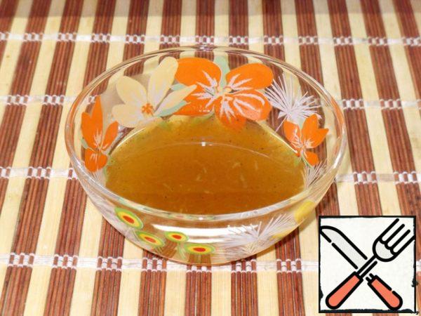 In the finished syrup, add nutmeg and saffron on the tip of a knife (optional).
Ready.