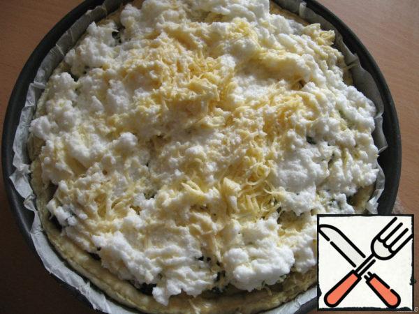 When the pie is slightly hardened, remove it from the oven and spread toppings on top of cheese layer meringue. Then put it back in the oven and bake until ready.