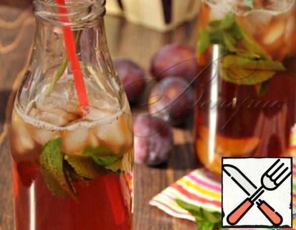 Refreshing Cocktail with Lemon Tea and Plum Syrup Recipe
