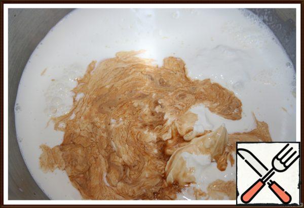 Mix cream, sour cream, condensed milk and vanilla and whisk until peaks form.
