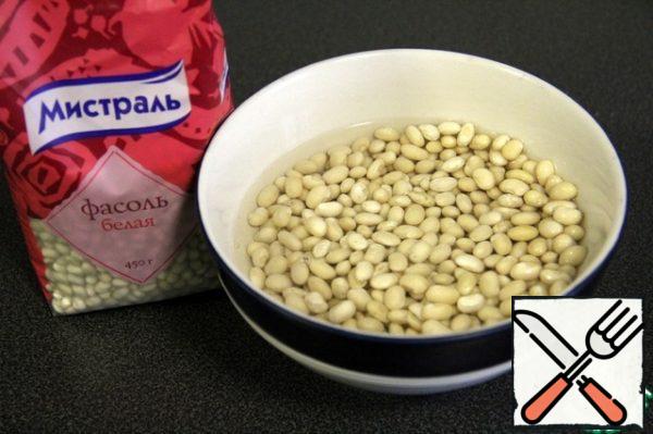 Beans soak overnight in water. In the morning boil and allow to cool.