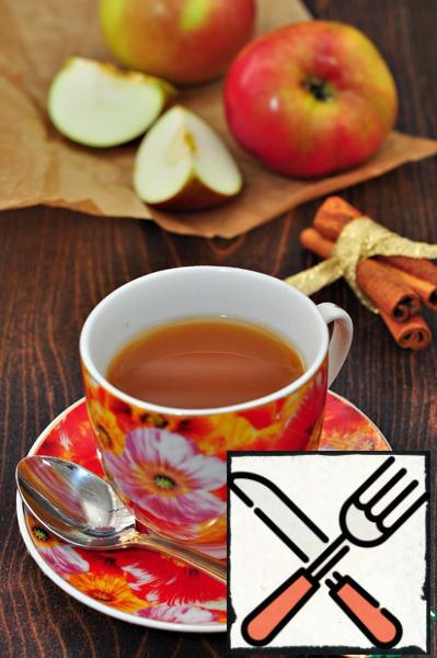 Apple-honey broth mix with tea, pour into cups and serve hot.
And in cold the form of this tea, too, by the!
Have a nice and tasty tea.