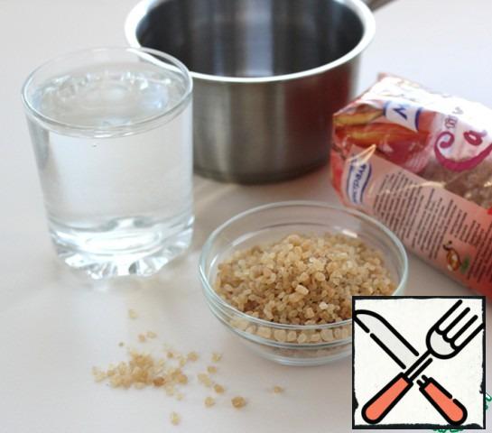 Mix 200 g of brown sugar with 200 ml of water, bring to a boil, cook for 3 minutes, cool slightly.