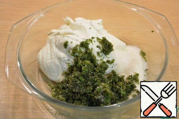 To prepare the filling, grind the mint in a blender or finely chop with a knife. Mix cottage cheese with sugar and mint.