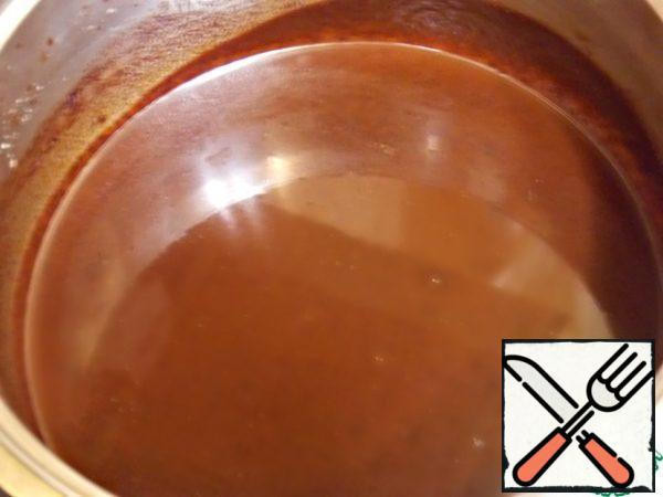 Throw back broken chocolate and chicory, stir until completely mixed. Remove from heat and add coffee. Close the lid and leave until cool.