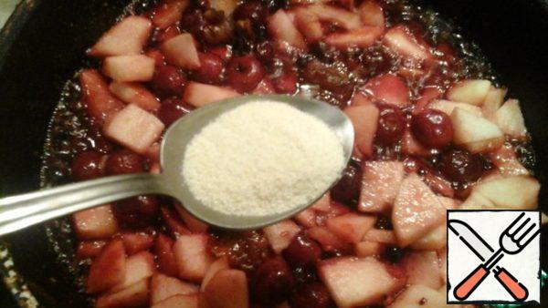 Add berries, sugar and semolina... simmer for 10 minutes.