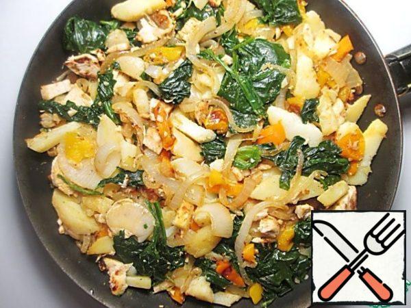 Combine with potatoes and spinach, mix.
