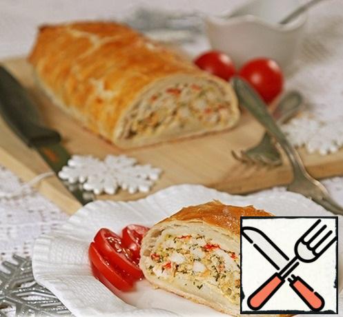 Ready-made roll can be served, slightly cooled or later, preheated in a microwave or oven. Perfect with sour cream.
