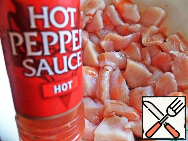 Drop a few drops of hot chili sauce.
