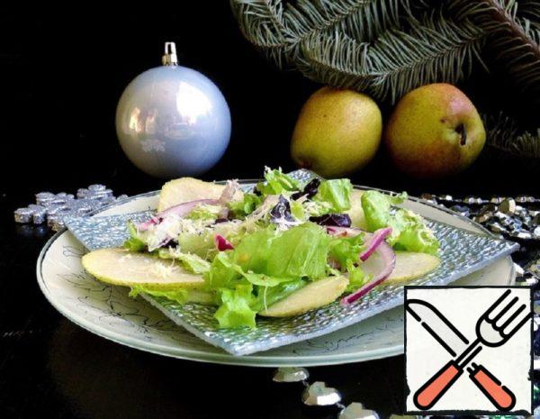 Light Salad with Pear and Cheese Recipe