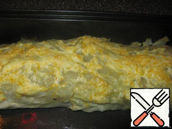 Bake the roll at 180 degrees until the cheese melts.
Bon appetit!