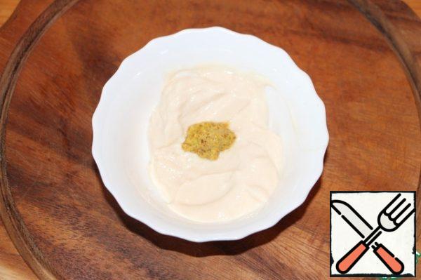 For dressing, cream (fat sour cream tastes better) or thick yogurt mixed with mustard. Who likes, take mayonnaise.

