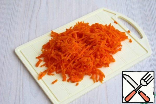 Boil carrots, chop on a grater for Korean salads.