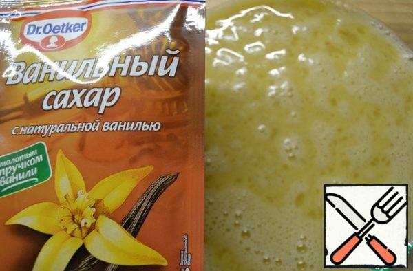 Beat eggs with sugar and vanilla sugar.
