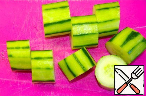 Cut it into 7-8 pieces. About 3 cm.
