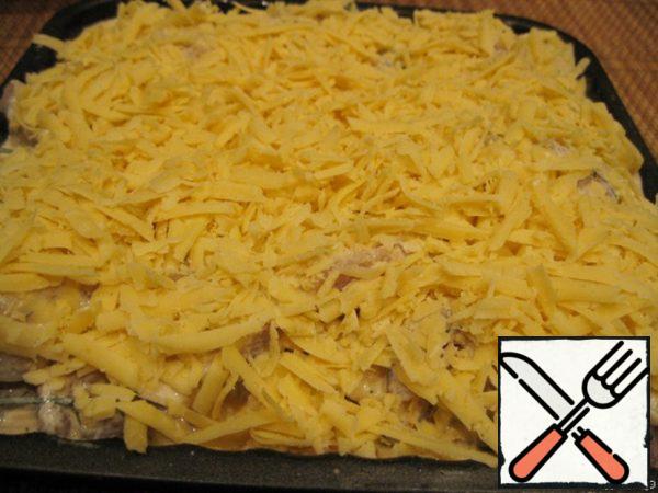Sprinkle with cheese and bake in the oven at 180 degrees. Ready! Enjoy your meal!