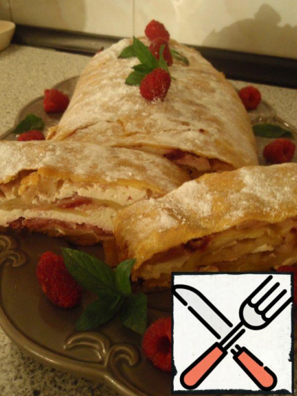 Cottage Cheese Strudel with Raspberry and Apples Recipe