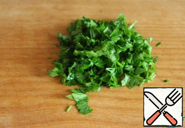 Finely chop the parsley.
