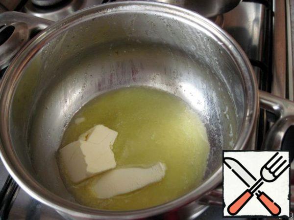 Melt the butter in a saucepan.
