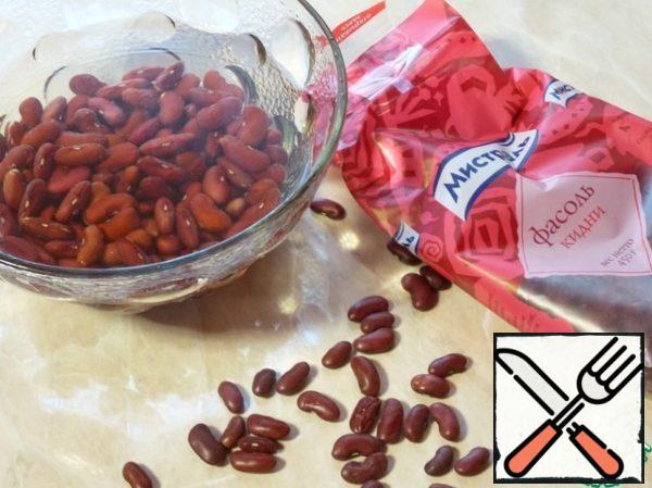 It is necessary to pre-soak the beans and boil in lightly salted water until ready.