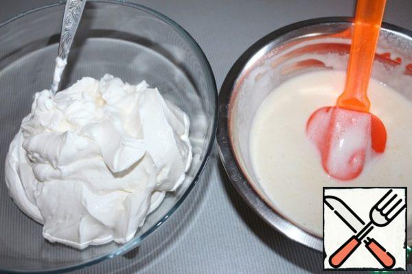 Beat the cream and gently mix them with the cooled egg-milk mixture.