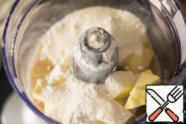 To start the test. In a food processor put cold butter cut into pieces, sugar and flour. Pour water and whisk. You should get dough.
Attention, water and flour may take more or less.