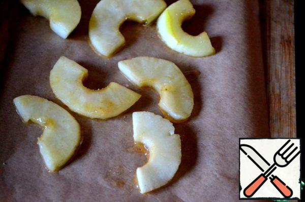 Place the apples on parchment to dry.
