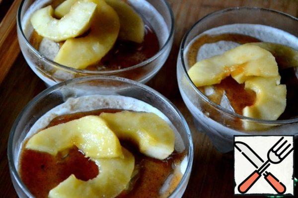 ... and decorate with apples.
The most difficult thing in this recipe is to wait for the parfait to completely solidify.
I want to shoot and I'm shooting!